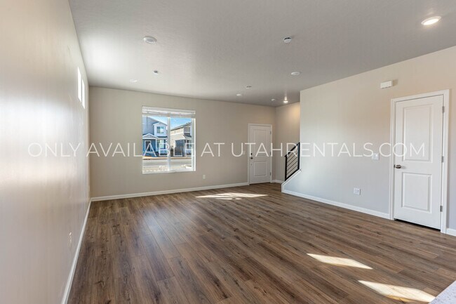 Photo - 100 Riverside Drive