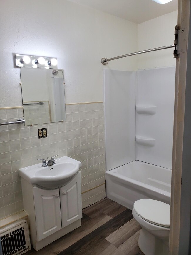 Photo - 1011 Pleasant St