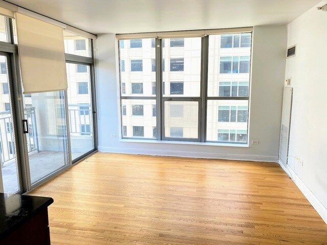 Photo - 600 N Dearborn St Unit 0811