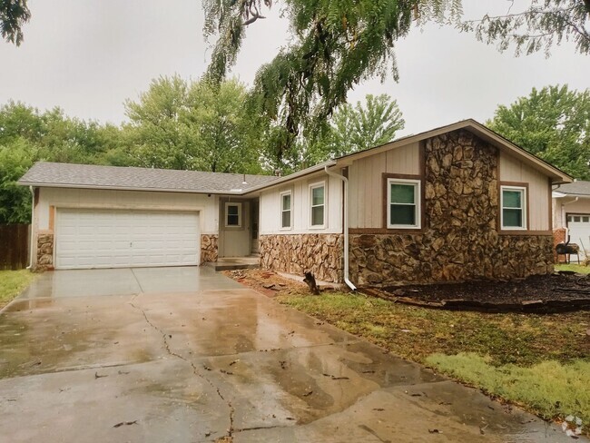 Building Photo - 4149 Clarendon St Rental