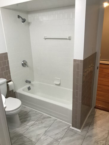 Bathroom - 8 Lawrence St Unit 1