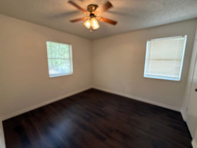 Photo - 909 Dryden Ave Unidad B