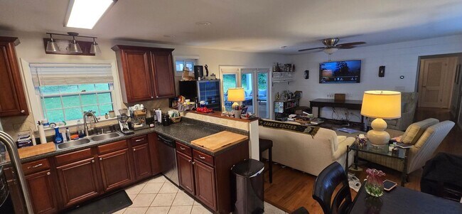 Photo - 3677 Admiral Dr