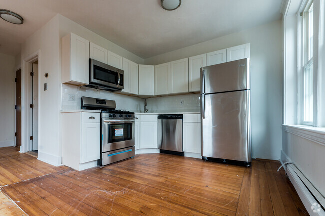 Building Photo - 376 Washington St Unit 2 Rental