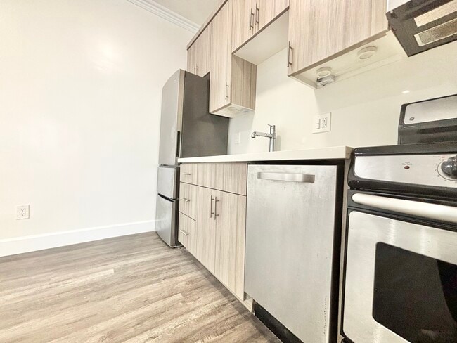 Building Photo - 1215 N Berendo St Unit 23 Rental