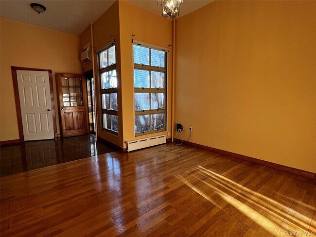 Photo - 5-16 Woodward Ave