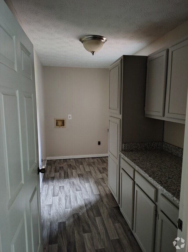 Building Photo - 2422 Happy Valley Cir Rental