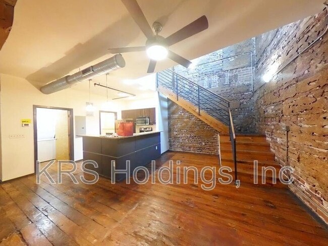 Building Photo - 101 S 15th St Rental