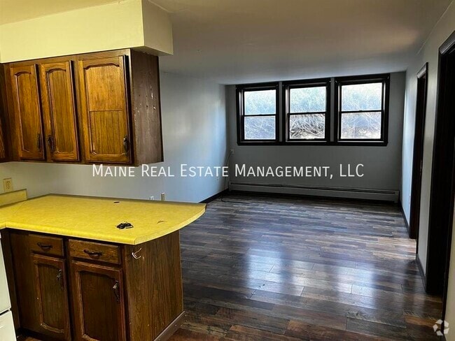 Building Photo - 47 Sanford St Unit Apt #2