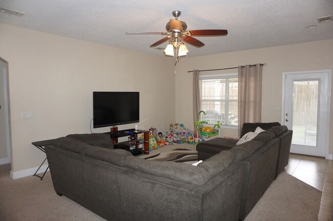 Photo - 4 Bedroom Rental in Duggan Pond!