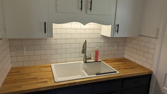 Photo - 732 Fairview Rd