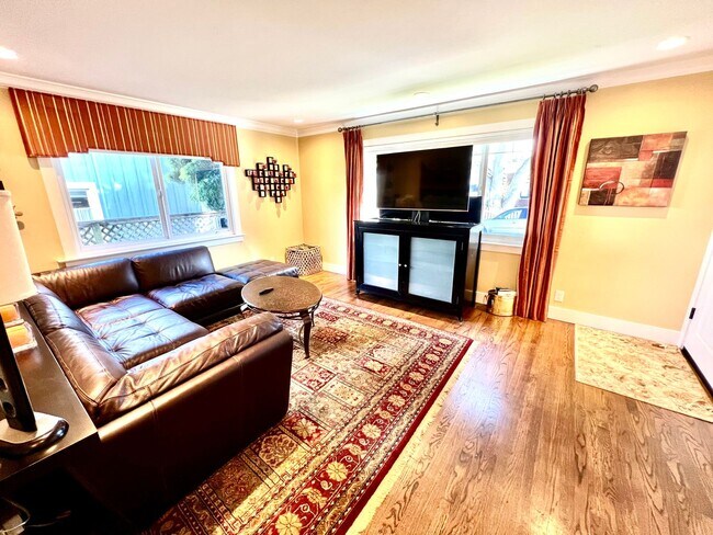 Photo - Available NOW! Single Family Unit in Pacif...