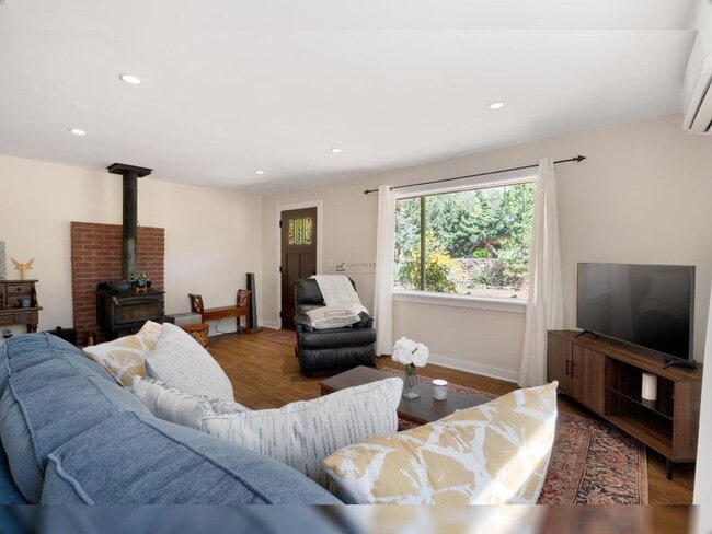 Photo - 512 Garcia St