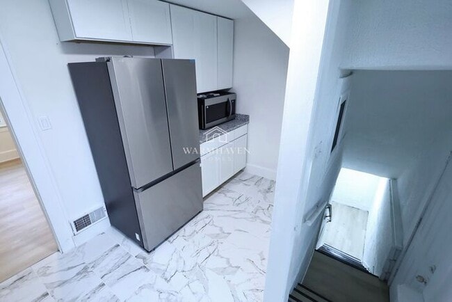 Photo - 961 Lawton St