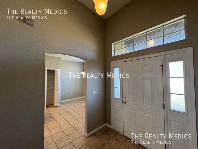 Photo - 447 Cierra Oaks Cir