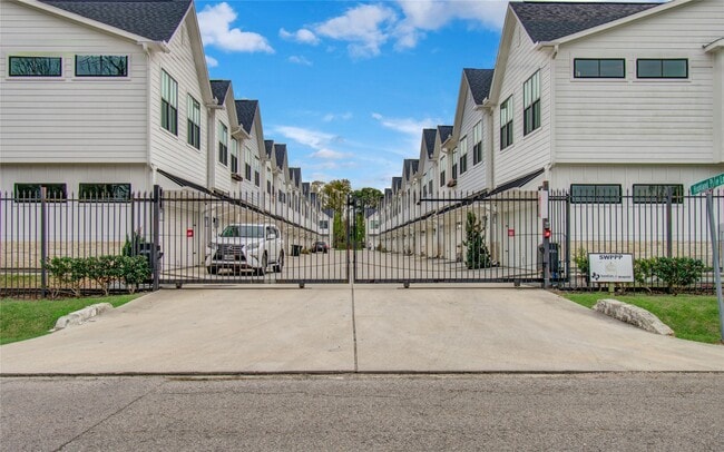 Photo - 6420 Highland Pine Ln