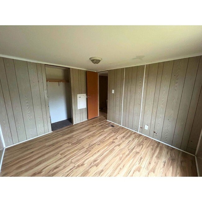 Photo - 308 Walker Ct