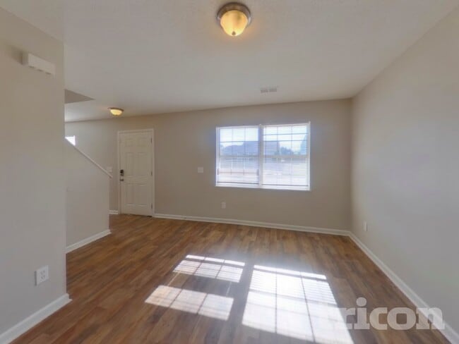 Photo - 175 Cascade Dr