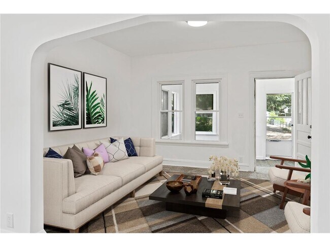 Photo - 230 Curtice St E House