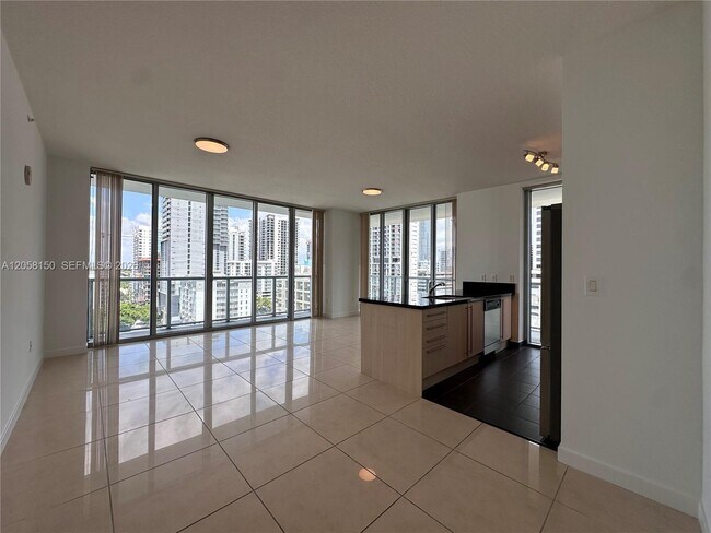 Building Photo - 1111 SW 1st Ave Unit 1525-N