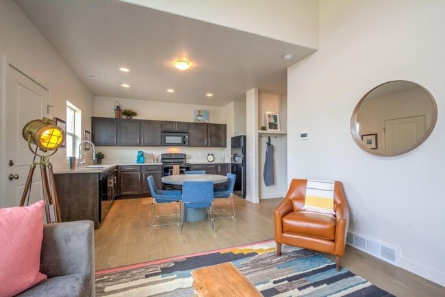 Building Photo - Rockwell Village Rental