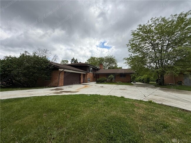 Building Photo - 3776 Dorset Dr