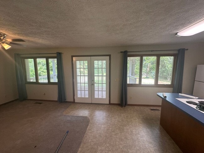 Photo - FOR LEASE- 2 BED, 1 BATH HOME THAT BACKS UP TO THE CUMBERLAND RIVER