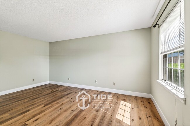 Photo - Coastal Convenience at Rivers Point Row!