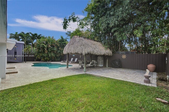 Photo - 1910 N Hibiscus Dr