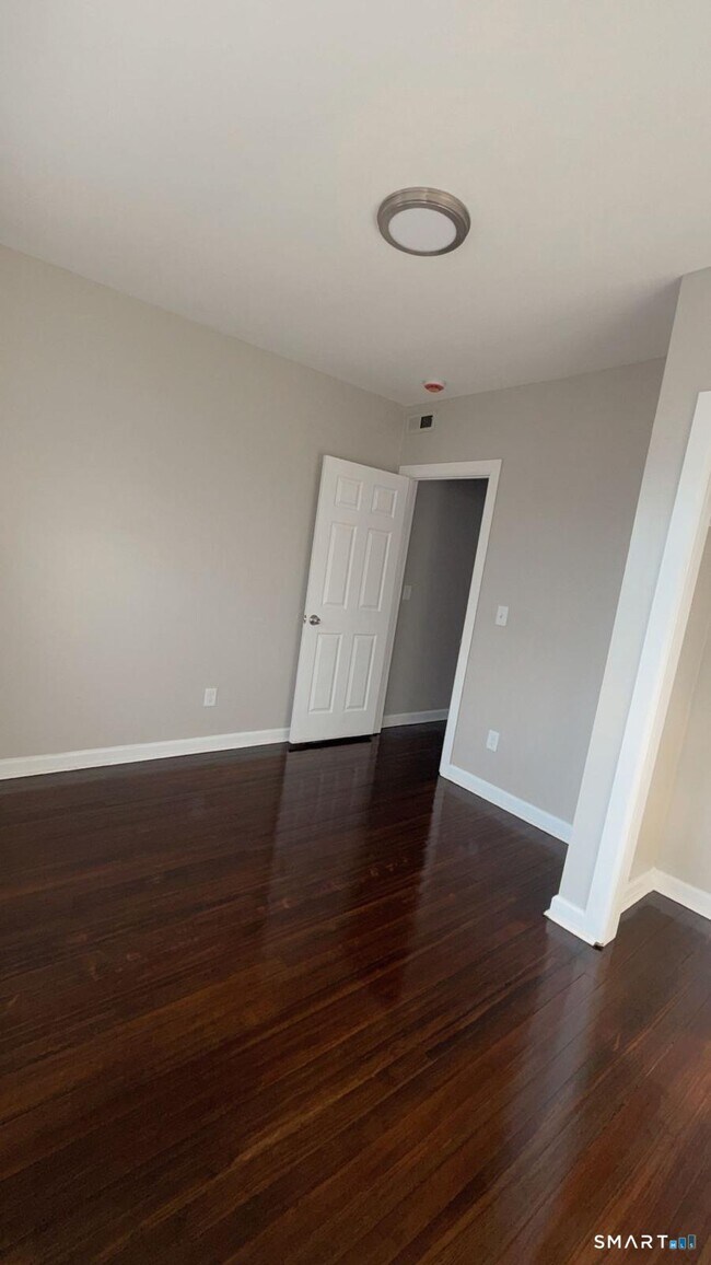 Photo - 1071 Pembroke St Unit 1D