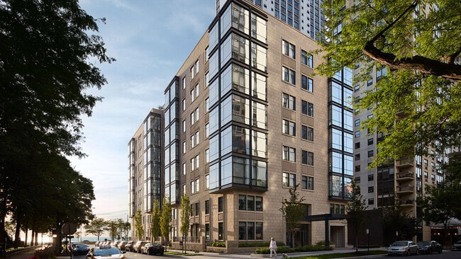 Con una ubicación ideal en Lake Shore Drive en la distinguida Gold Coast de Chicago, 61 Banks Street es una residencia de alquiler de ultra lujo que ofrece amplias casas de dos y tres habitaciones. - 61 Banks Street