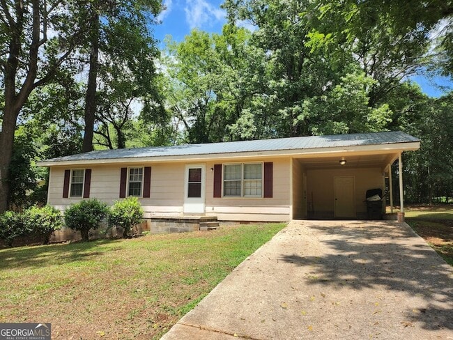 Photo - 583 Danielsville St