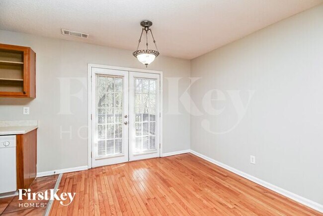 Photo - 4634 Idlewood Park