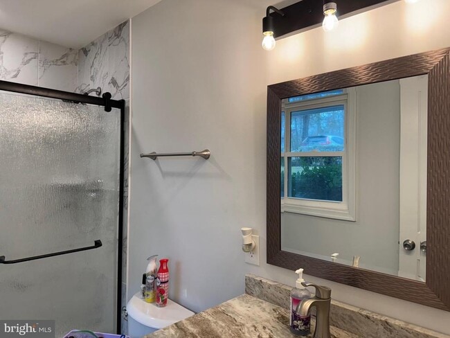 Photo - 933 Golden W Way