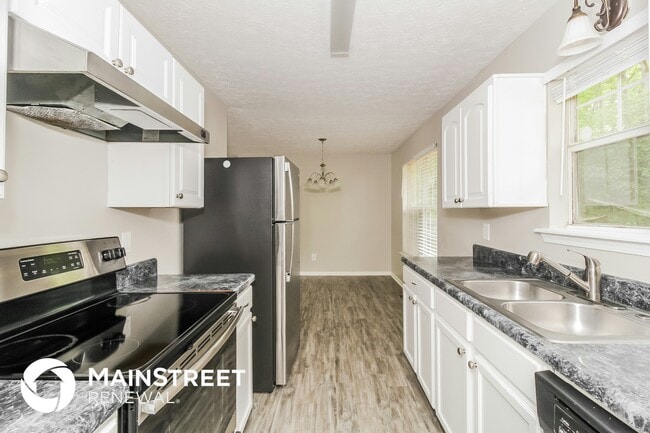 Photo - 221 Beechwood Ln