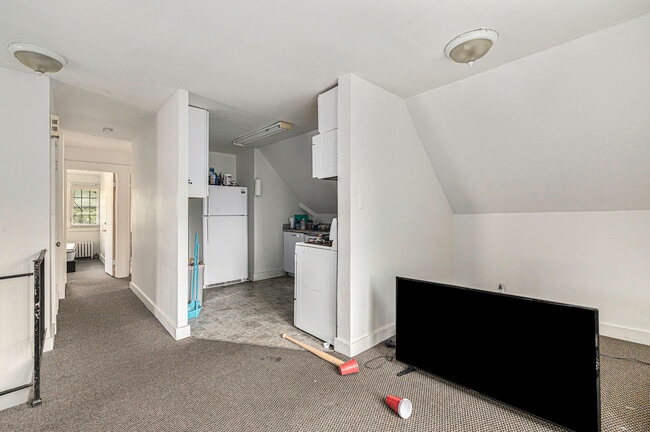 1014 Vaughn St Unit 2