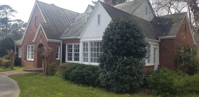 Building Photo - 731 W Charlton St