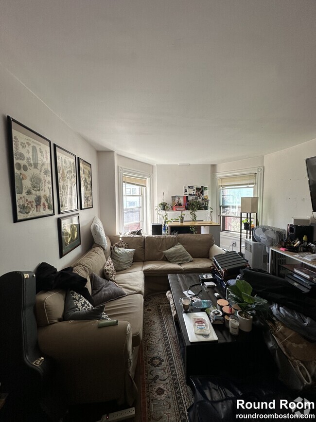 Building Photo - 845 Beacon St Unit 8 Rental