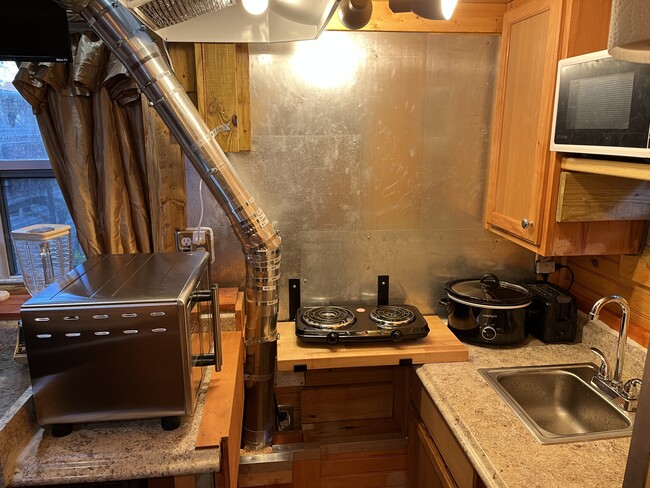 Photo - 142 Webster St NE Unidad Loft Bedrooms