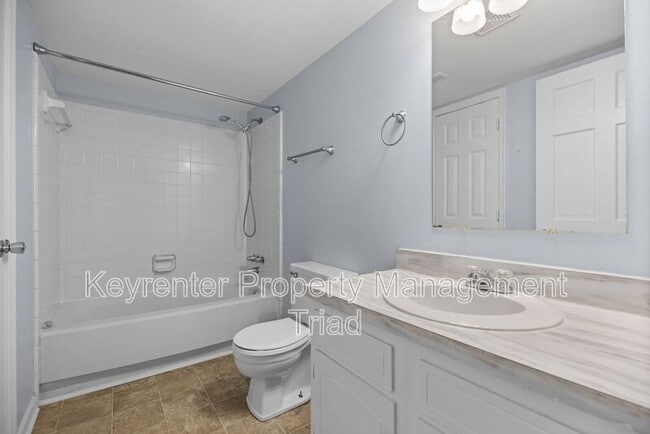 Photo - 4902 Tower Rd