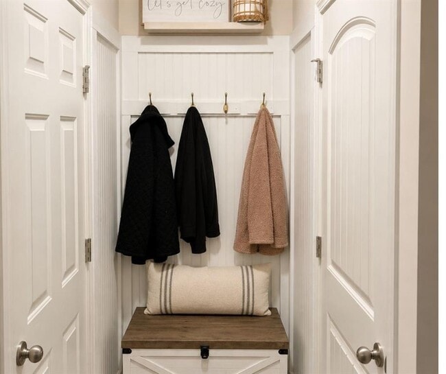 Photo - 183 Durana Way
