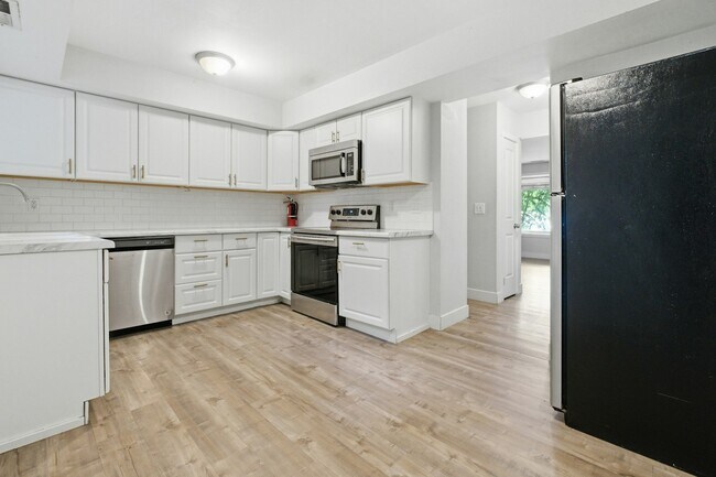 Photo - 1488 S 400 E