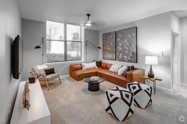 2BR, 2BA - 1117SF