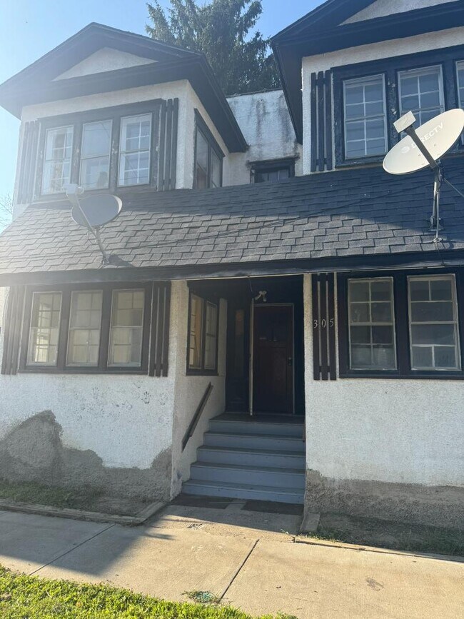 Photo - 305 Grand Ave