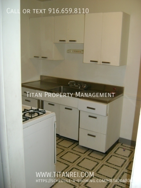 Building Photo - Sacramento 1Bed Apartment!  Call (916) 659... Unit Apt#8