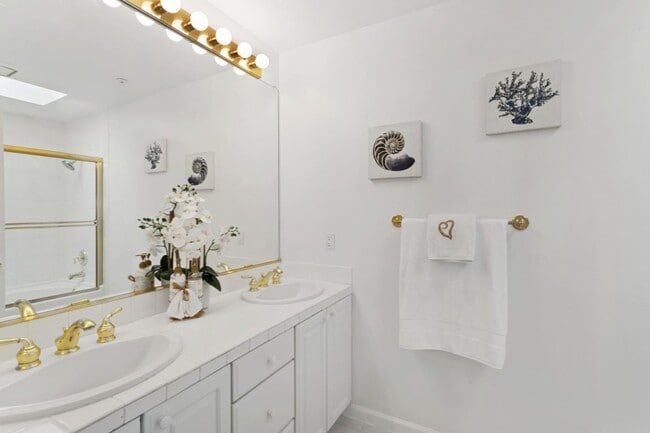 Photo - 2573 Park Blvd