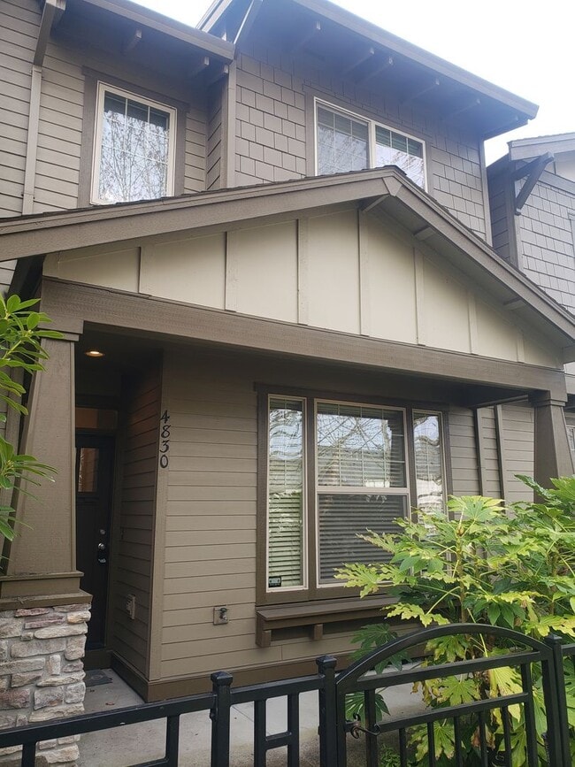 Photo - Wonderful Townhouse in Bethany/ NW Portland