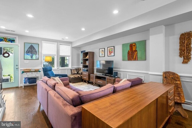 Photo - 1275 Oates St NE