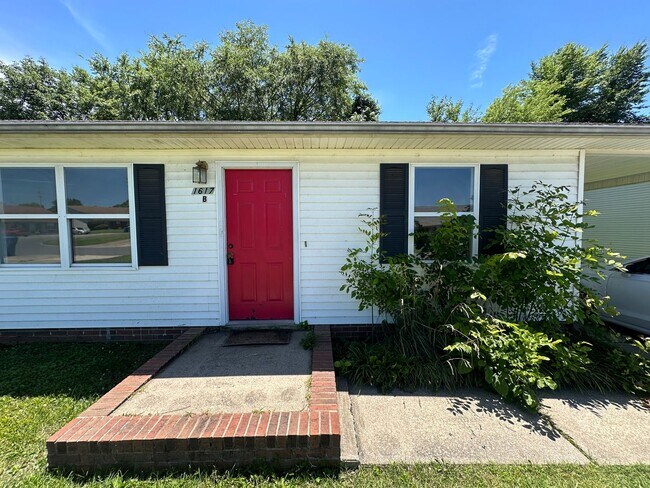 1617 Campbell Dr - 1617 Campbell Dr Apartment Unit B
