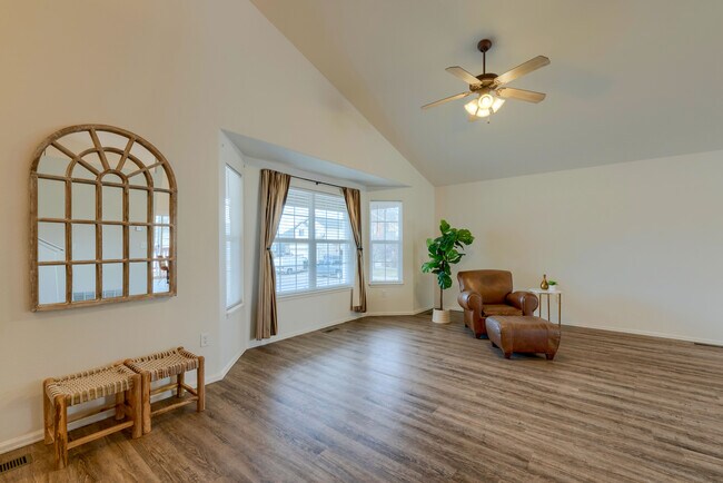 Photo - 158 Green Teal Dr